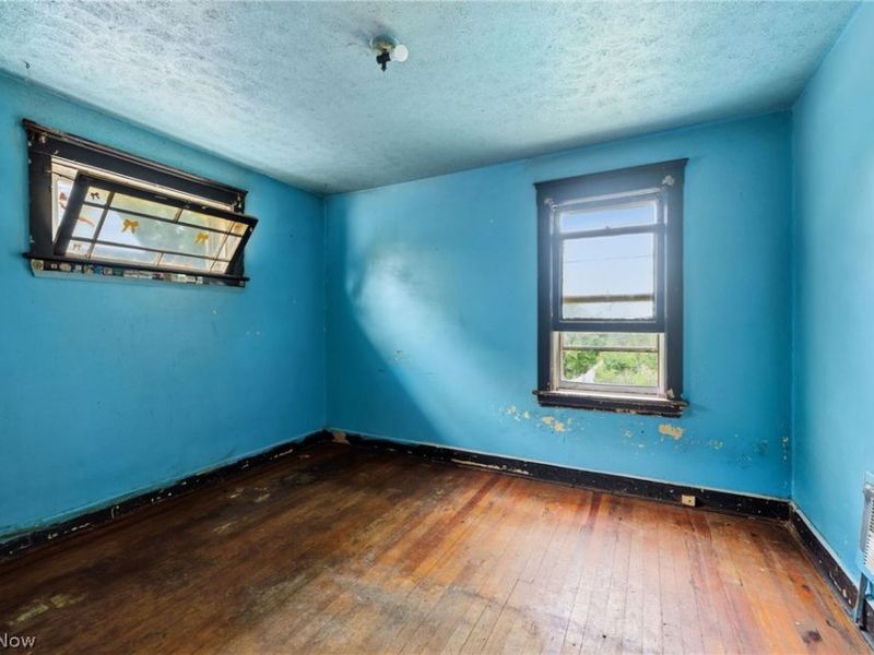 8006 Halle Avenue, Cleveland, OH 44102 Photo 16