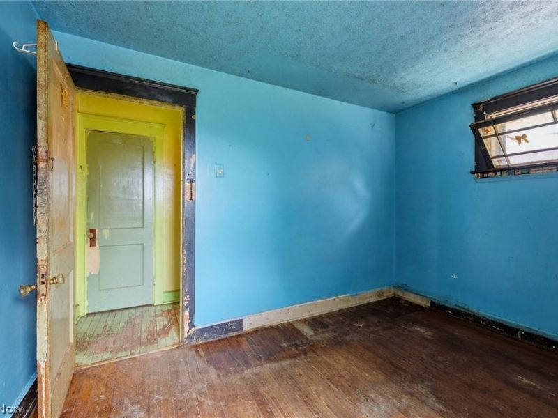 8006 Halle Avenue, Cleveland, OH 44102 Photo 17