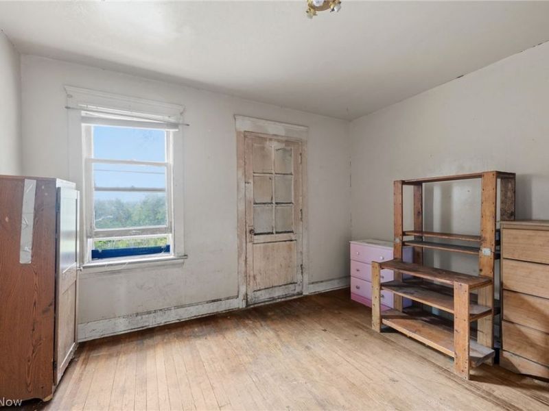8006 Halle Avenue, Cleveland, OH 44102 Photo 20