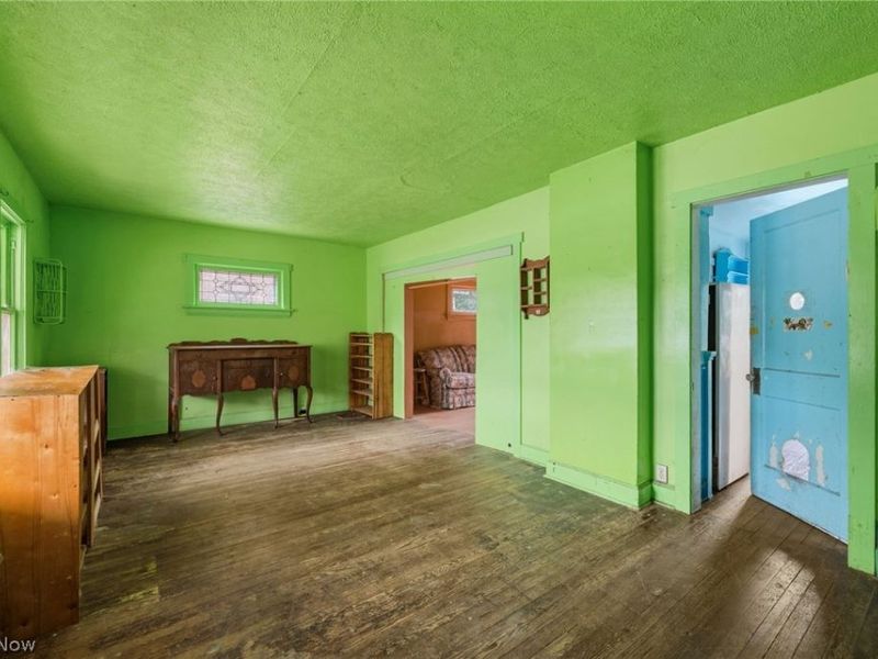 8006 Halle Avenue, Cleveland, OH 44102 Photo 5