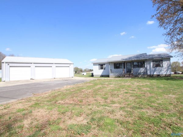 86 Hill Street, Fyffe, AL 35971