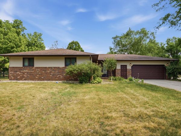 306 37th Avenue S, Moorhead, MN 56560