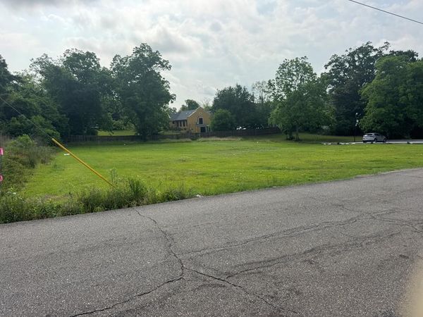 1037 N 16th Ave., Laurel, MS 39440