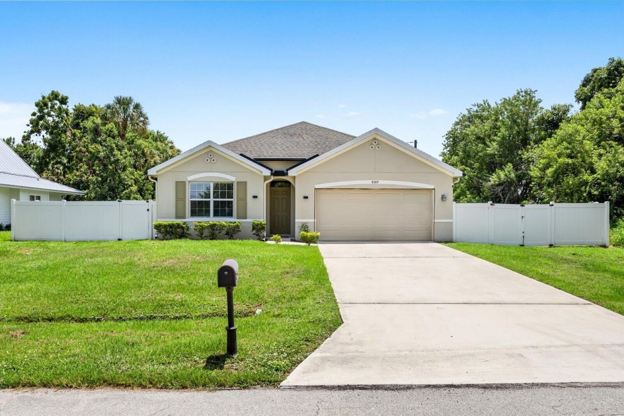 4589 SW Uleta Street, Port Saint Lucie, FL 34953 Photo