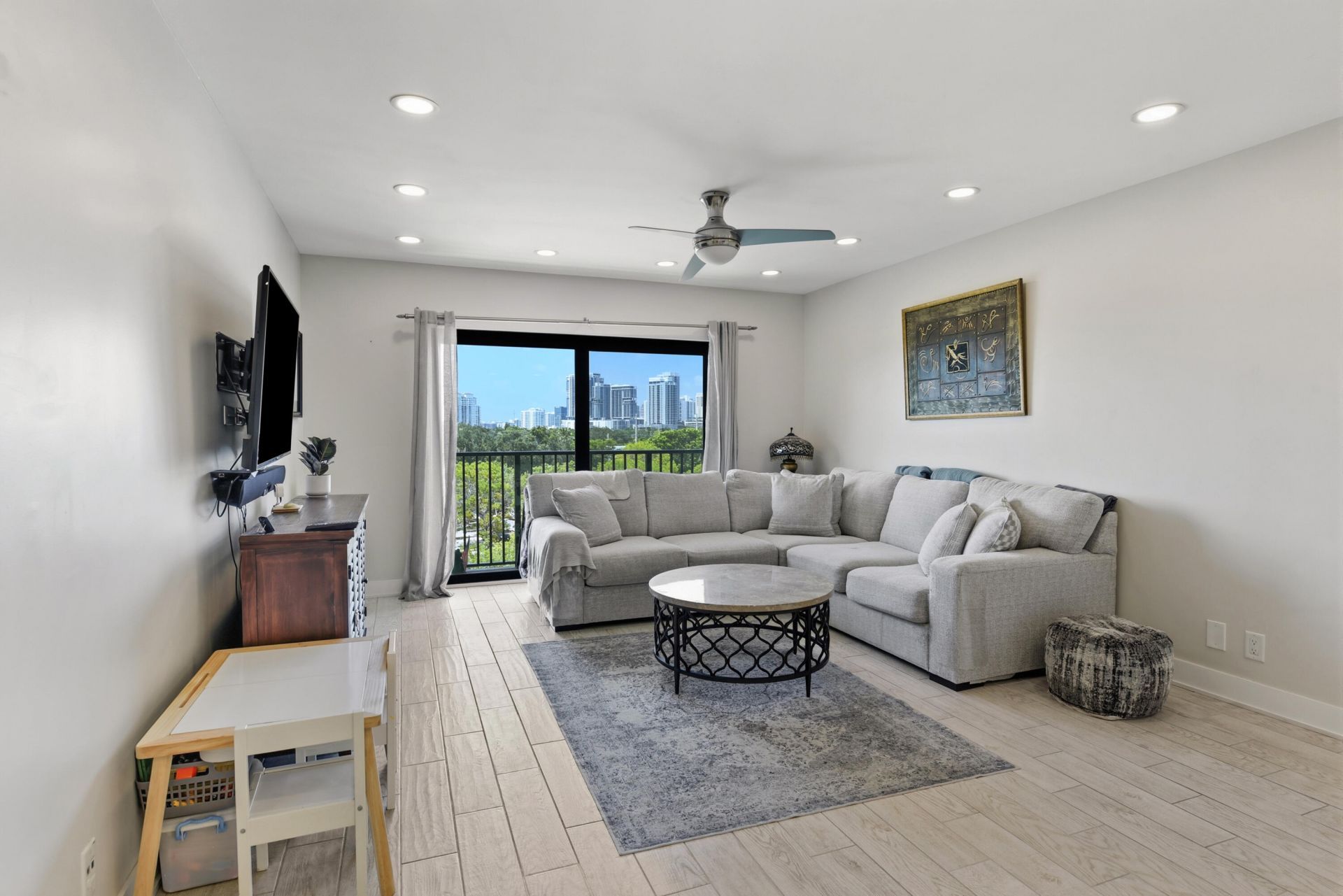 1000 River Reach Drive, Unit 516, Fort Lauderdale, FL 33315 Photo