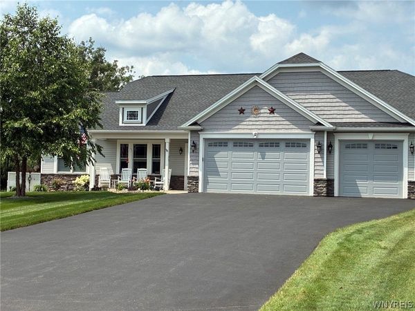 12 Ivydale Place, Spencerport, NY 14559