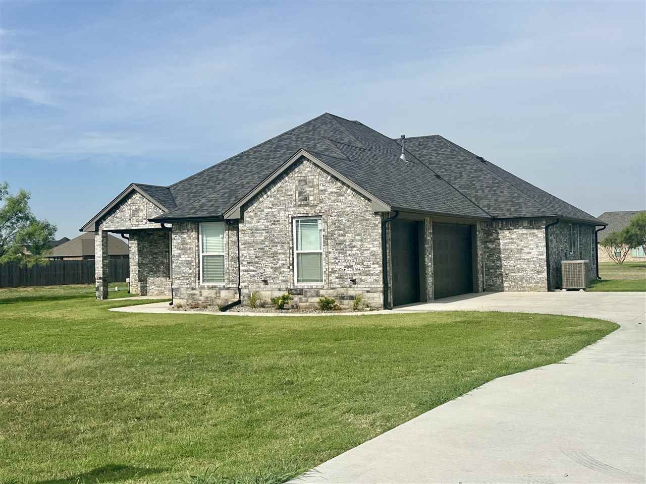 169 SW Elk Creek Loop, Cache, OK 73527 Main Photo