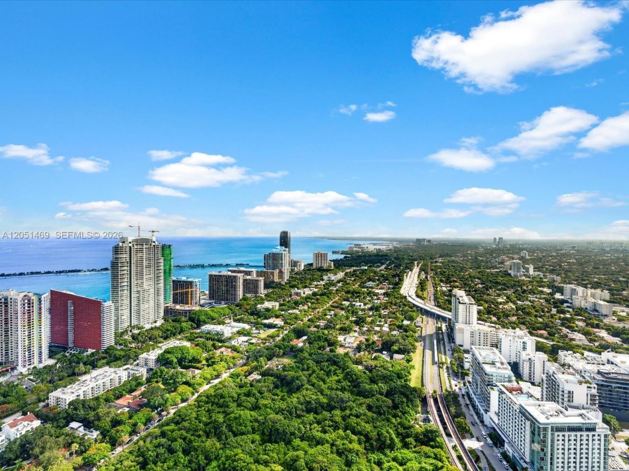 60 SW 13th St , Unit 4205, Miami, FL 33130 Photo