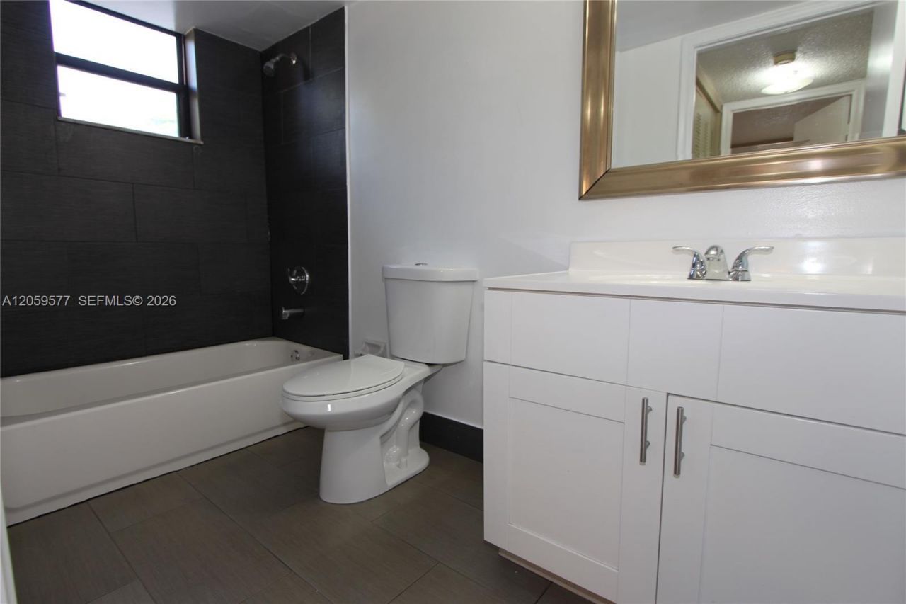 650 NW 114th Ave, Unit 101, Sweetwater, FL 33172 Photo