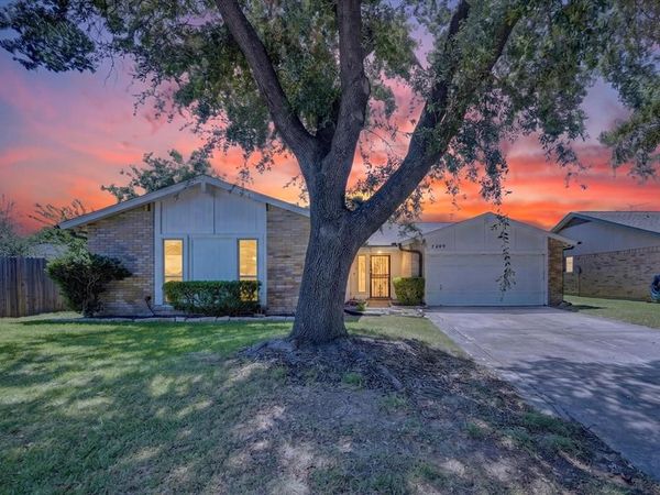7209 Cleburne Road , Fort Worth, TX 76133