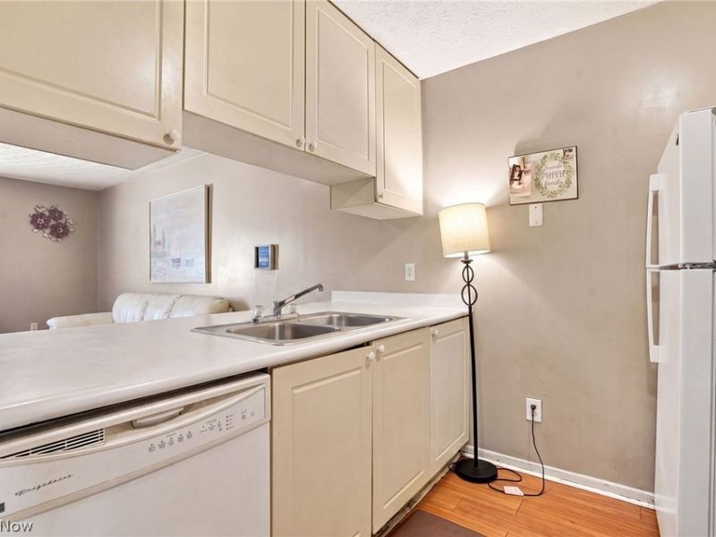 4649 Hobson Drive, Columbus, OH 43228 Photo 5