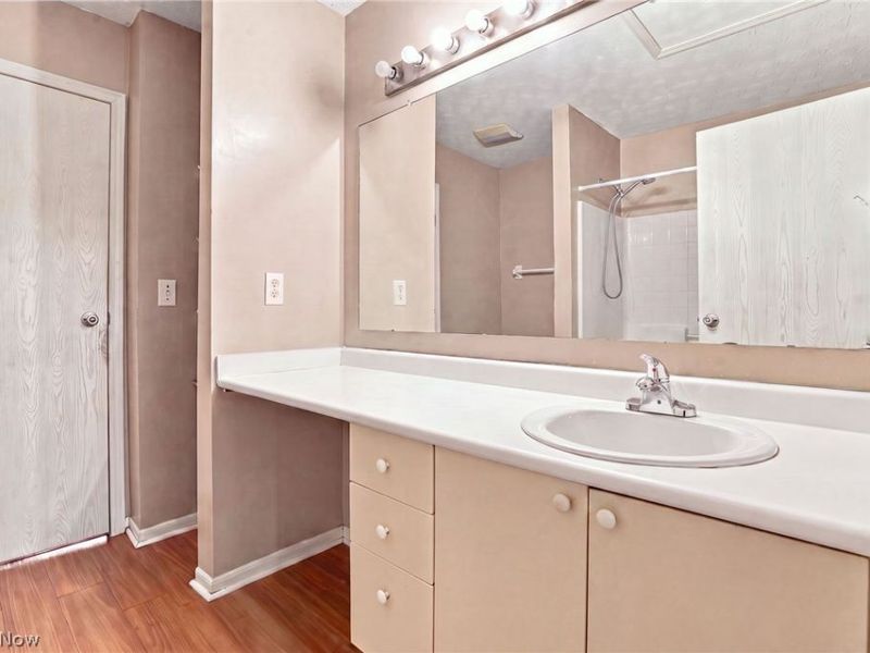 4649 Hobson Drive, Columbus, OH 43228 Photo 9