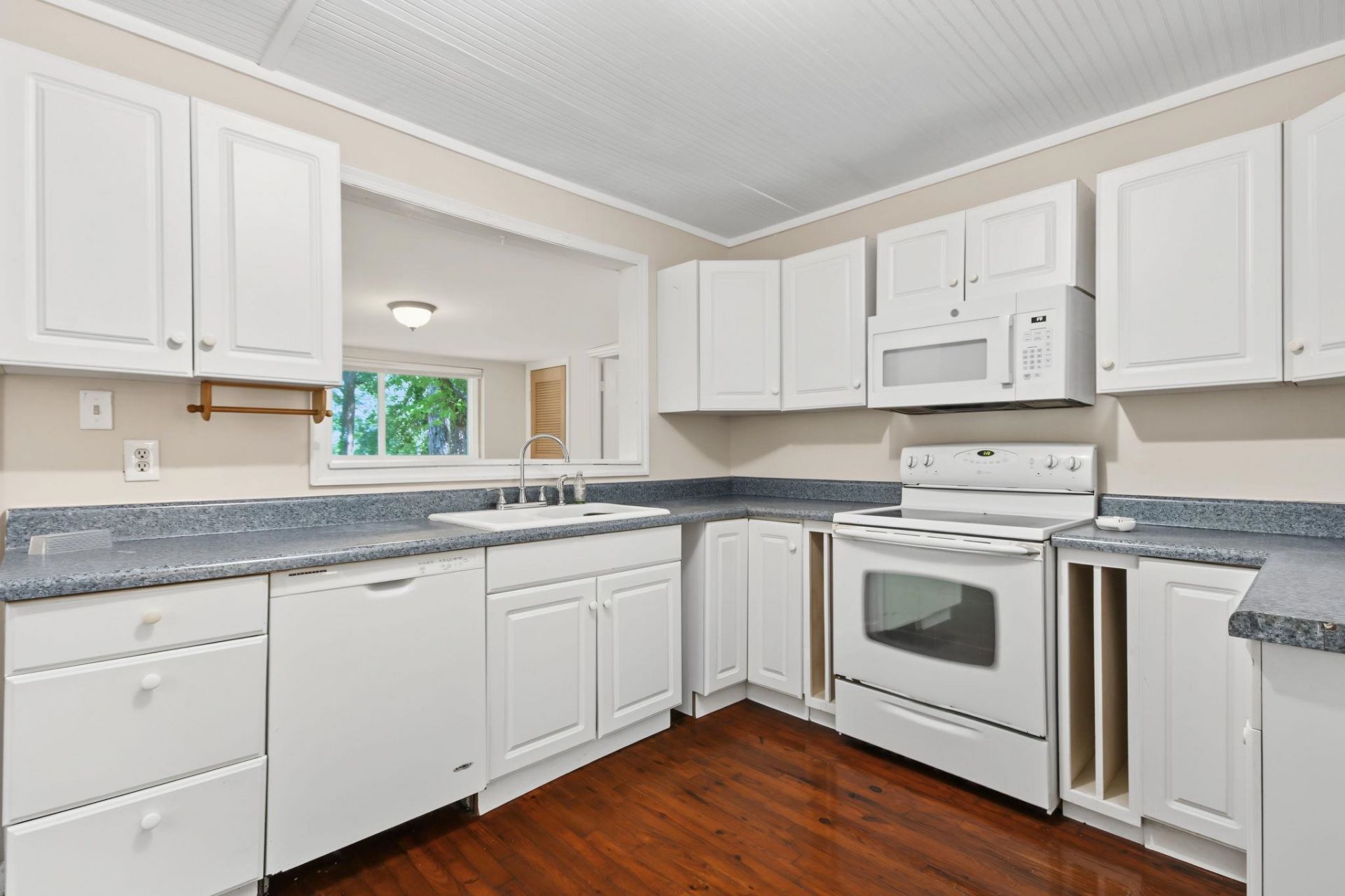 2407 South Island Rd.  Photo 11