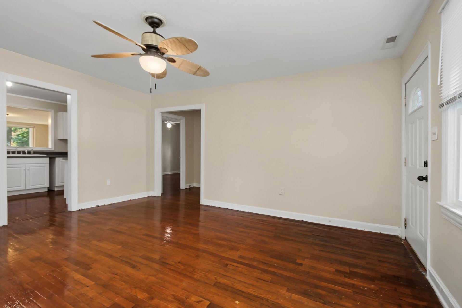 2407 South Island Rd.  Photo 7