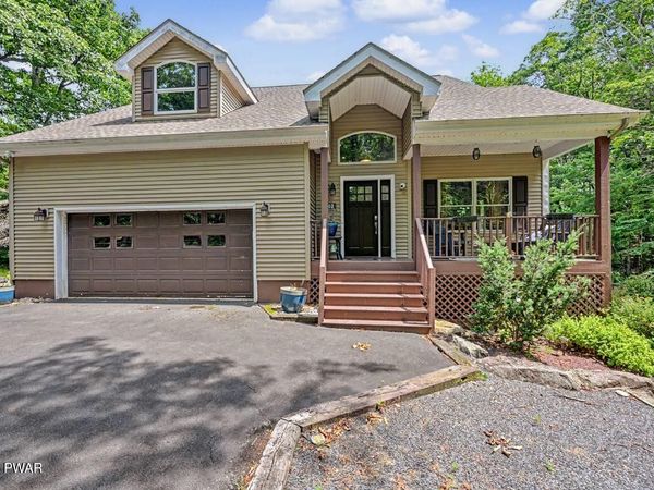 802 Overlook Court, Lords Valley, PA 18428