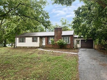 7202 Cooper Street , Westmoreland, NY 13490