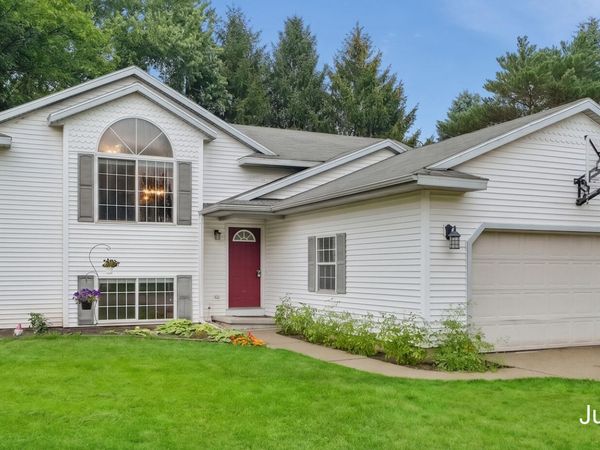5559 Estate Road, Allendale, MI 49401