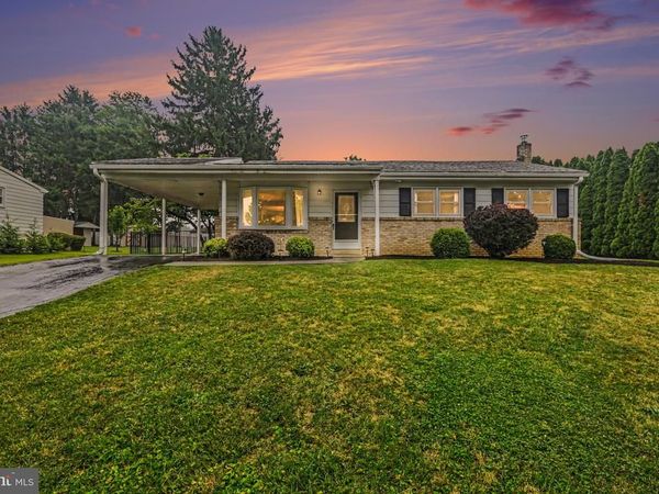15 POCONO DRIVE, MECHANICSBURG, PA 17055