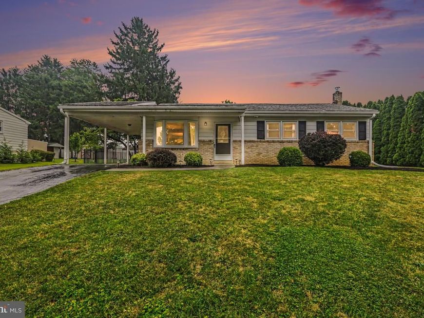 15 Pocono Drive, Mechanicsburg, PA 17055 Main Photo