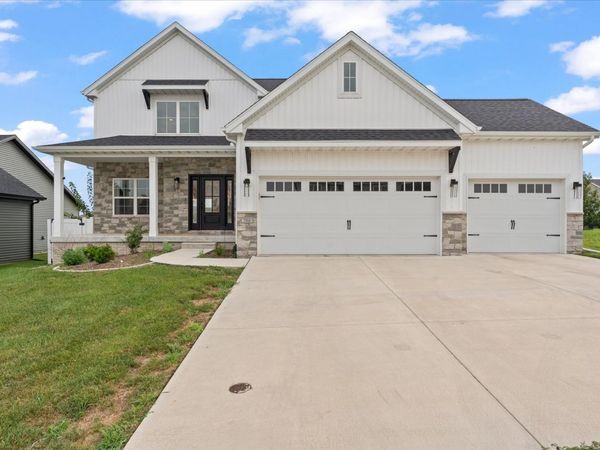 706 Isabella Drive, Mahomet, IL 61853
