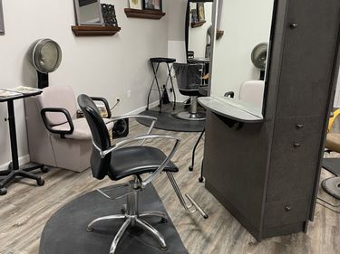 30 Pennsylvania , Unit Beauty Sal, East Lyme, CT 06357