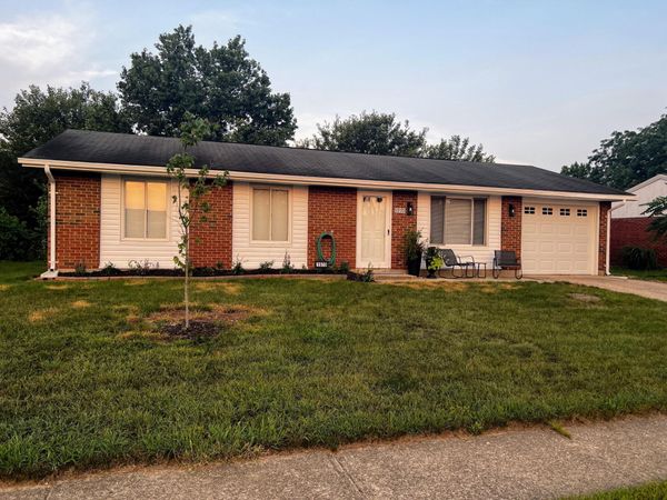 1970 Arapaho Drive , Circleville, OH 43113