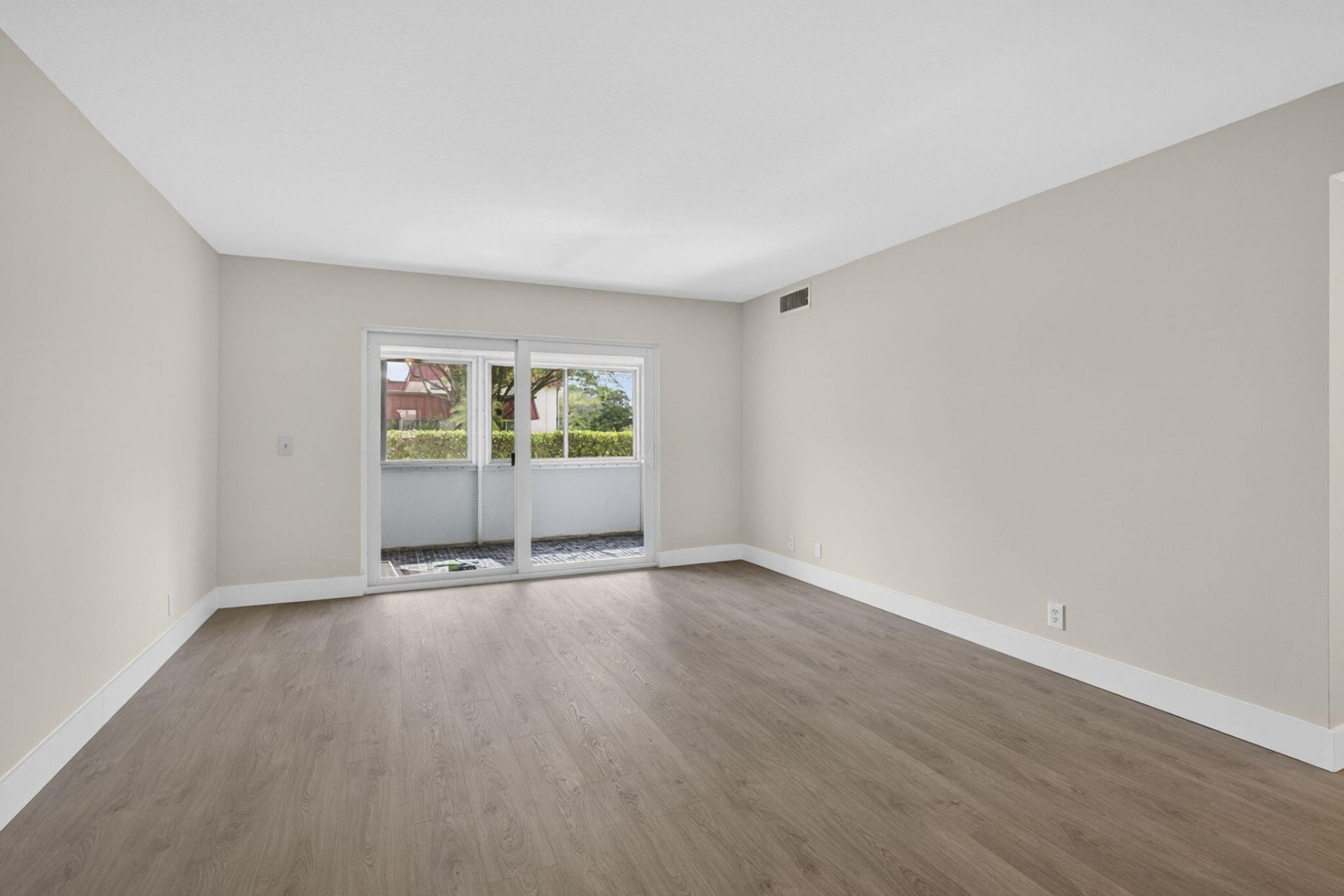 12020 W Greenway Drive, Unit 101, Royal Palm Beach, FL 33411 Photo