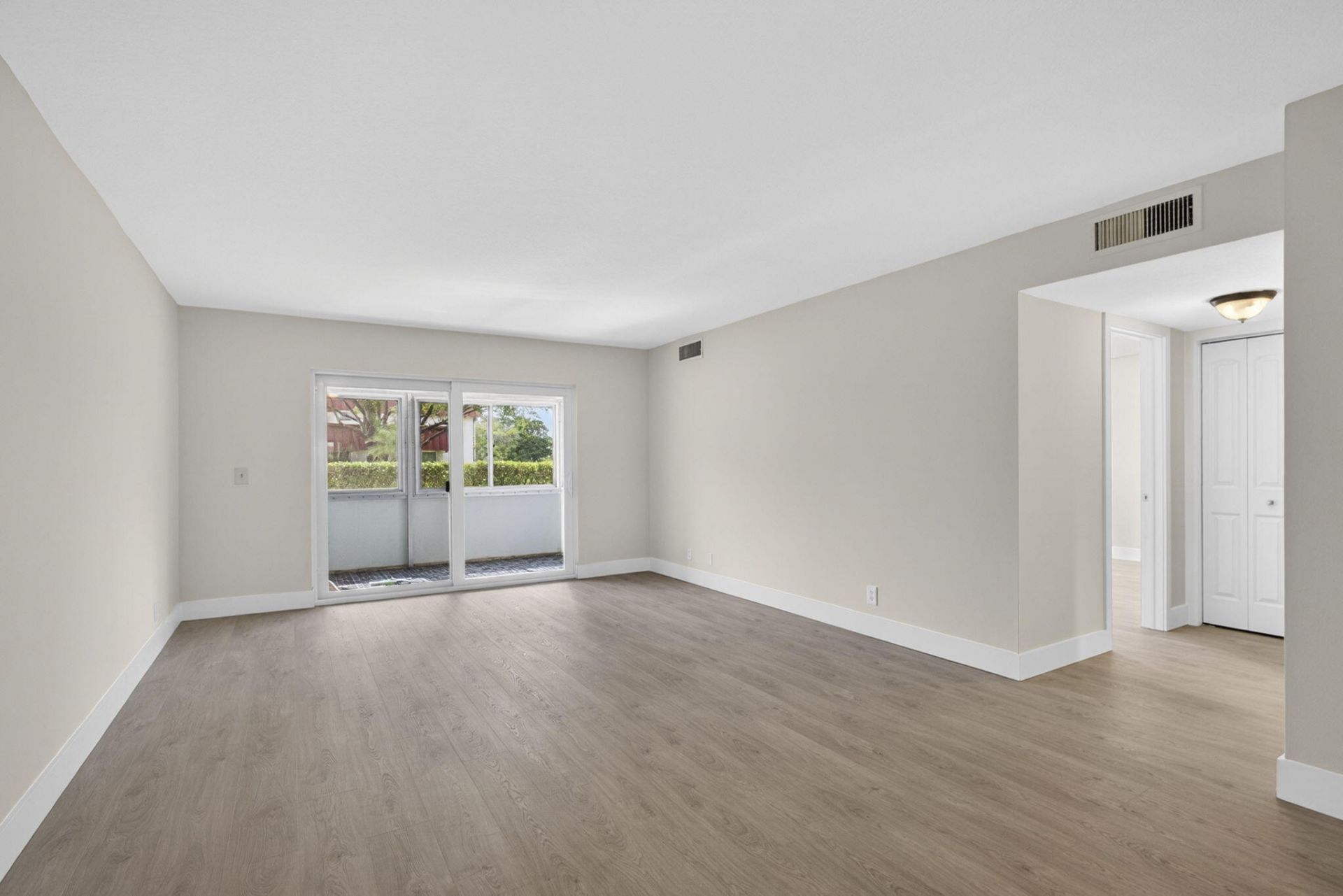 12020 W Greenway Drive, Unit 101, Royal Palm Beach, FL 33411 Photo