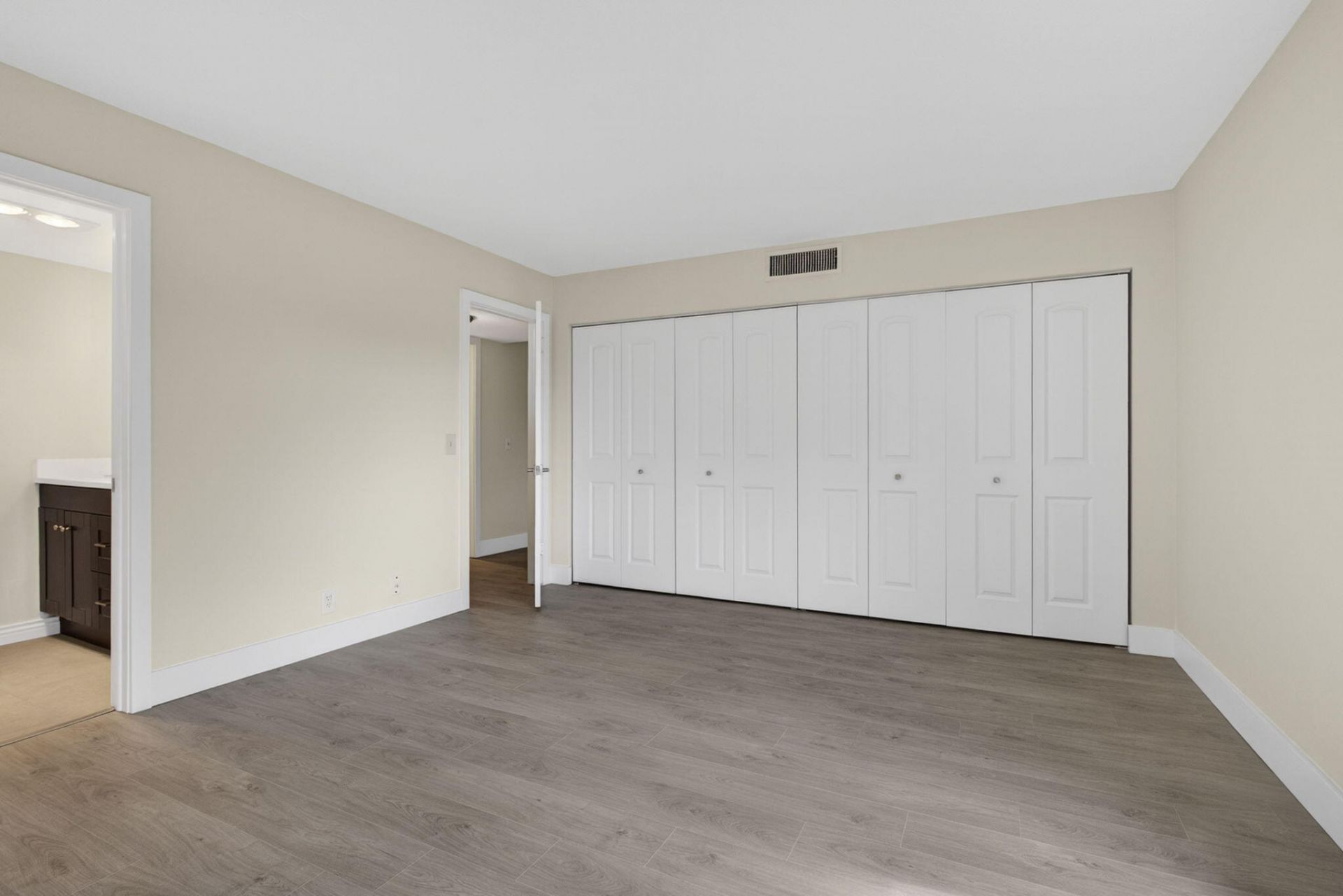 12020 W Greenway Drive, Unit 101, Royal Palm Beach, FL 33411 Photo