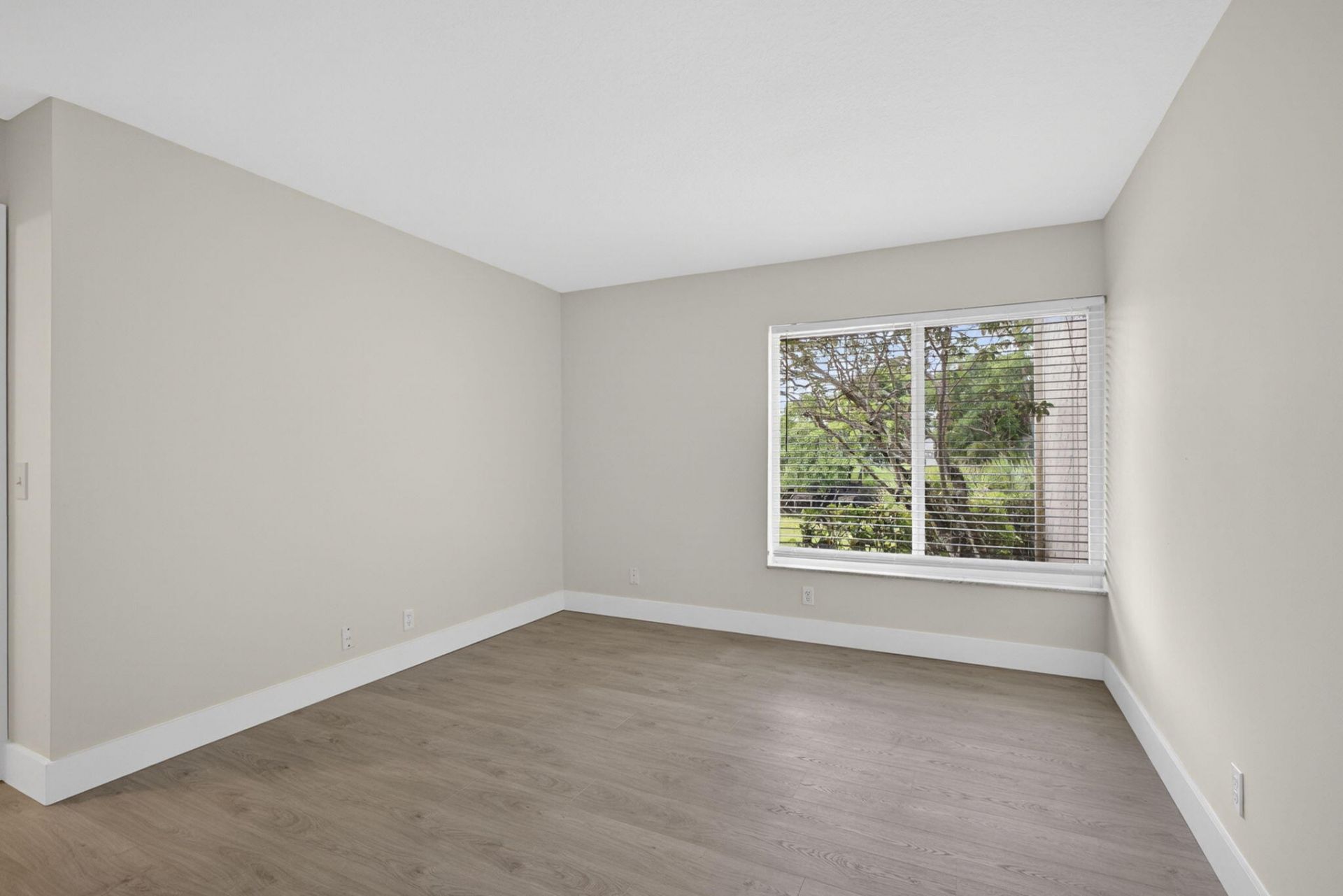 12020 W Greenway Drive, Unit 101, Royal Palm Beach, FL 33411 Photo