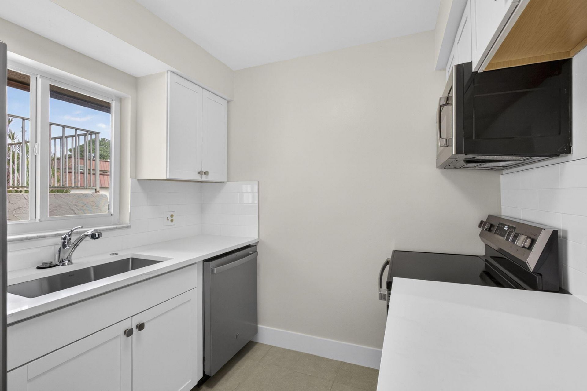 12020 W Greenway Drive, Unit 101, Royal Palm Beach, FL 33411 Photo