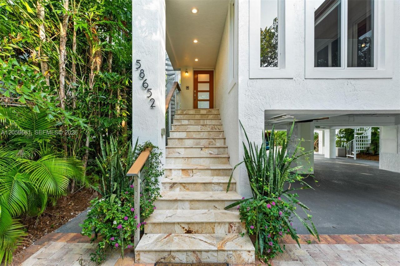58652 Overseas Highway, Marathon, FL 33050 Photo
