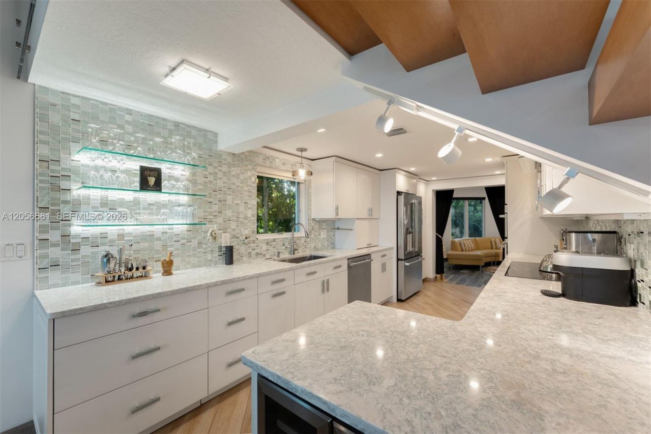 58652 Overseas Highway, Marathon, FL 33050 Photo