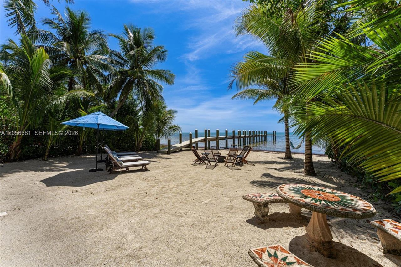 58652 Overseas Highway, Marathon, FL 33050 Photo