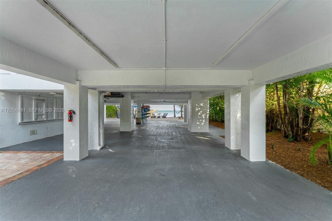58652 Overseas Highway, Marathon, FL 33050 Photo