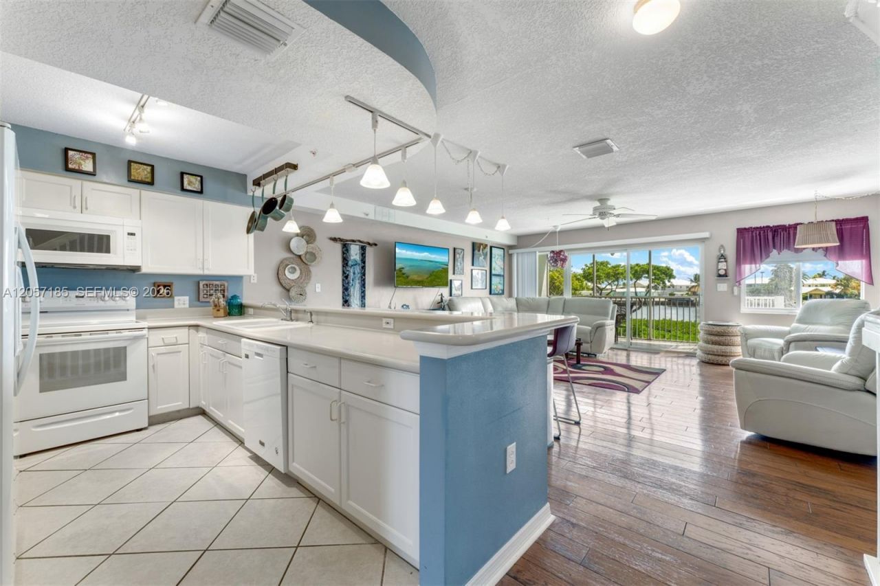 95 Coco Plum Dr Unit 4b & Slip B-34, Marathon, FL 33050 Photo