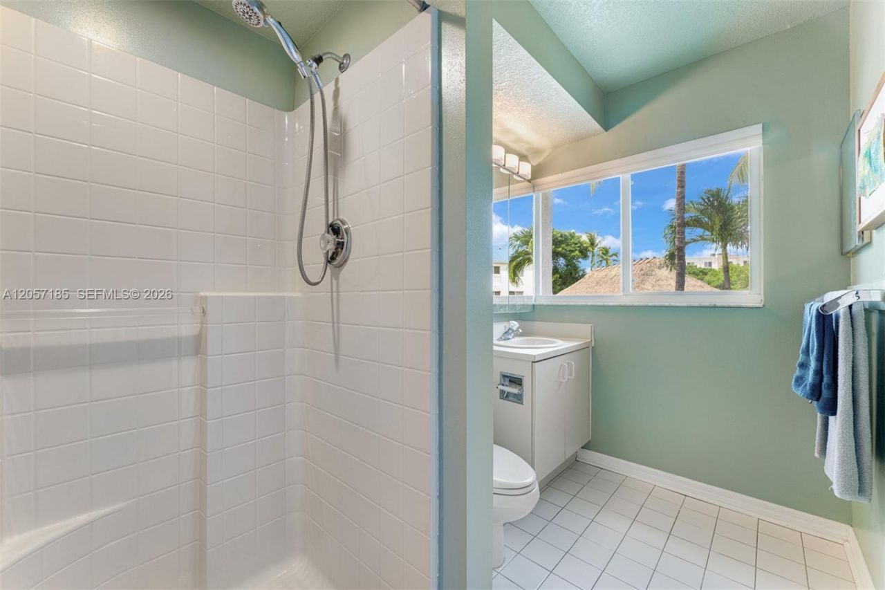 95 Coco Plum Dr Unit 4b & Slip B-34, Marathon, FL 33050 Photo