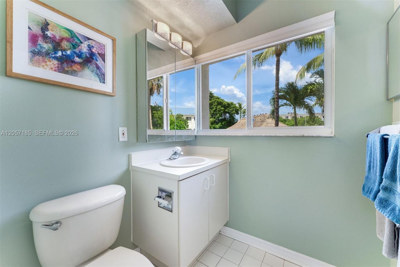 95 Coco Plum Dr Unit 4b & Slip B-34, Marathon, FL 33050 Photo