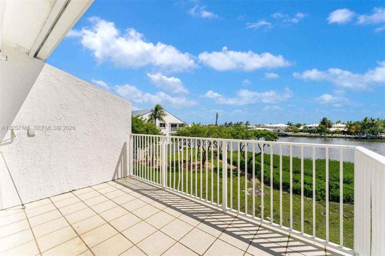 95 Coco Plum Dr Unit 4b & Slip B-34, Marathon, FL 33050 Photo