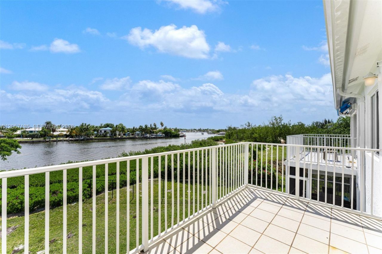 95 Coco Plum Dr Unit 4b & Slip B-34, Marathon, FL 33050 Photo