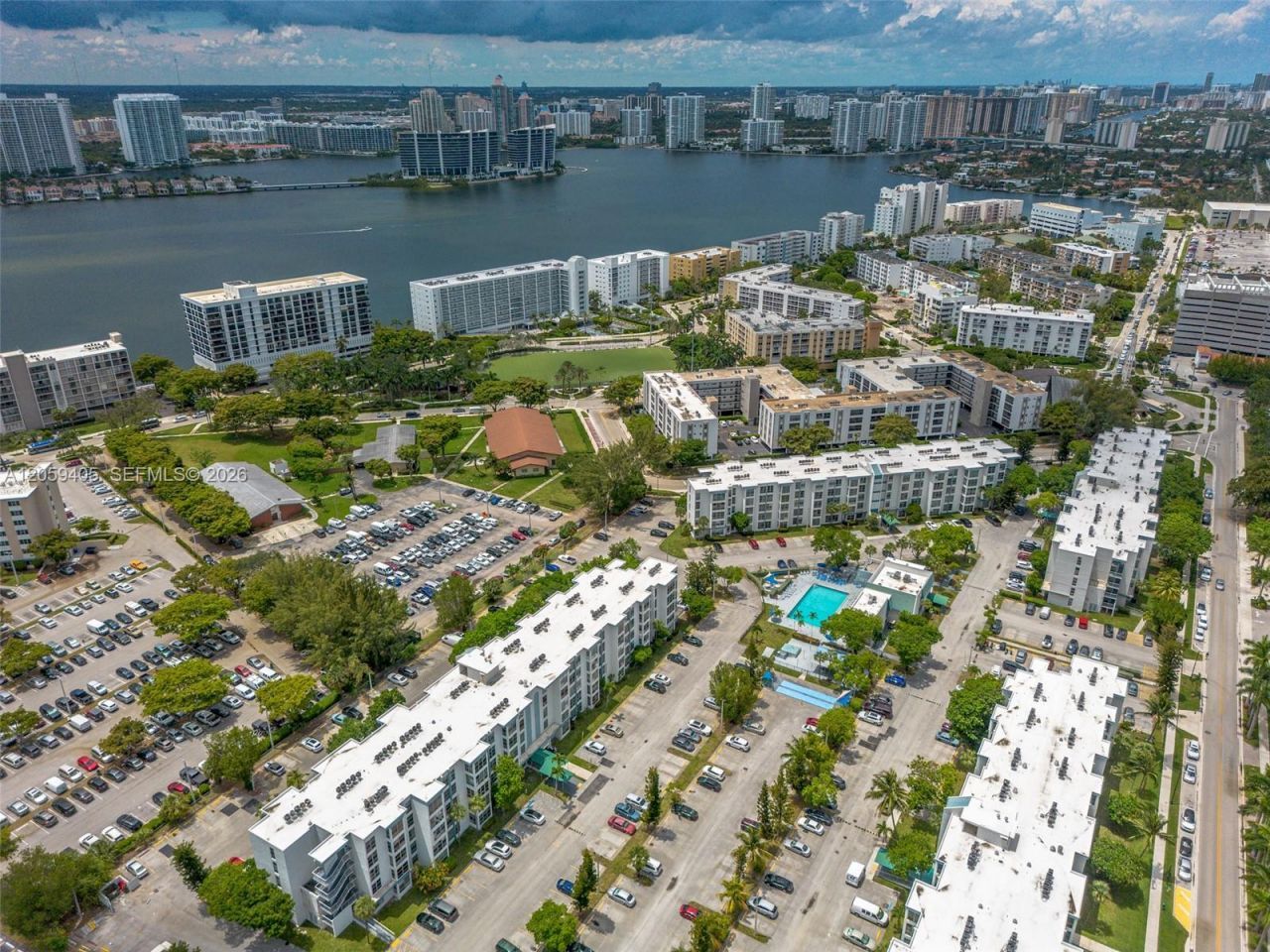 17570 Atlantic Blvd, Unit 210, Sunny Isles Beach, FL 33160 Photo