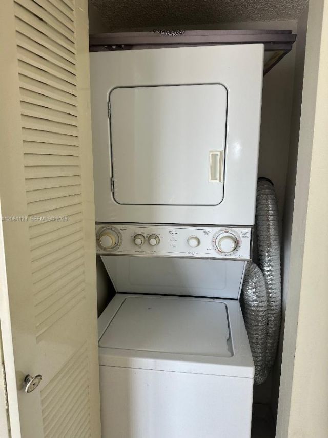1820 W 53rd St , Unit 518, Hialeah, FL 33012 Photo