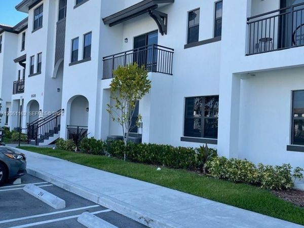 15520 SW 136th St , Unit 210, Miami, FL 33196