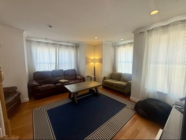27 Antwerp, Unit St, Boston, MA 02135