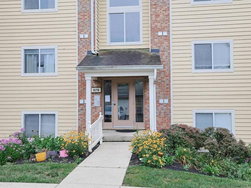 979 Cedar Ridge Drive, Unit 11, Pierce Twp, OH 45245 Photo 3