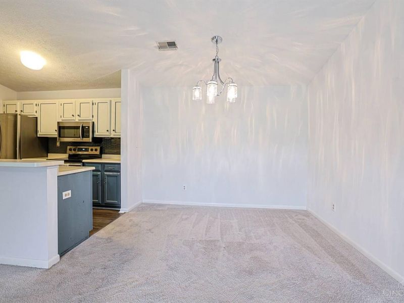 979 Cedar Ridge Drive, Unit 11, Pierce Twp, OH 45245 Photo 9