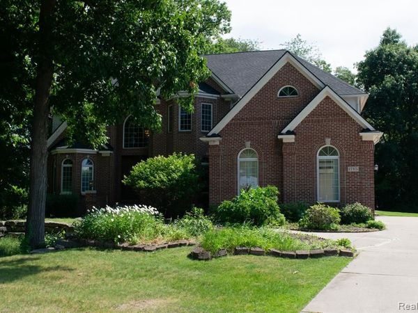 1715 Hamilton Drive , Bloomfield Hills, MI 48302