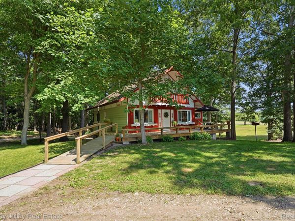 10011 Fieldcrest Drive, Green Oak Township, Mi 48116