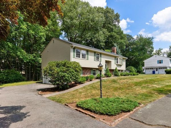 25 Lisa Lane, Reading, MA 01867