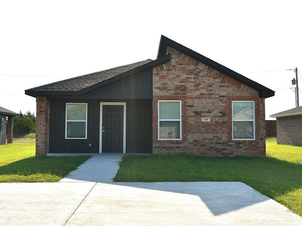 728 Elm Street , Seminole, OK 74868